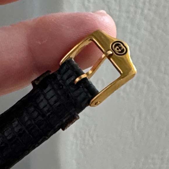 Gucci Vintage Classic Gold Leather Black Watch Full Inclusion ⭐️? main image 10